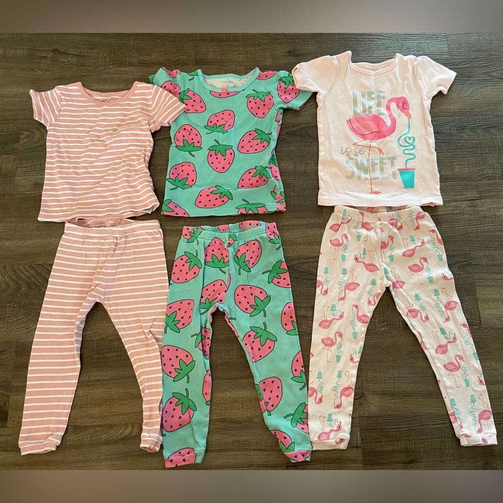 2T Girl Pajamas (12 pairs)